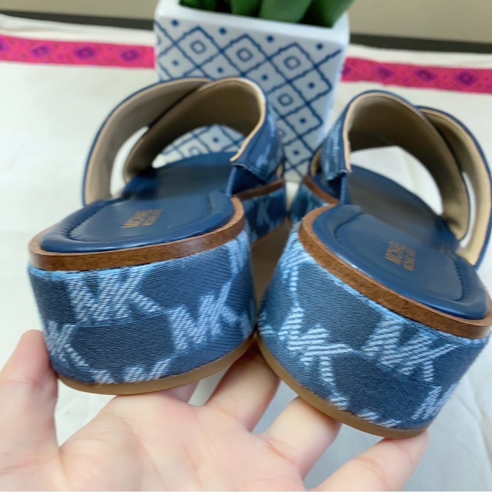 Michael Kors Indira Logo Jacquard Platform Slide Sandal size 10 - Picture 9 of 13